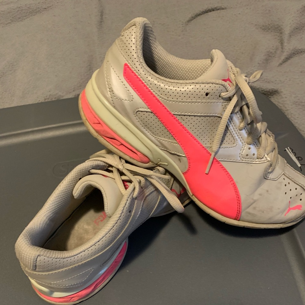 Tazon 6 FM Women's Sneakers size 8